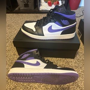 Jordan 1 mid